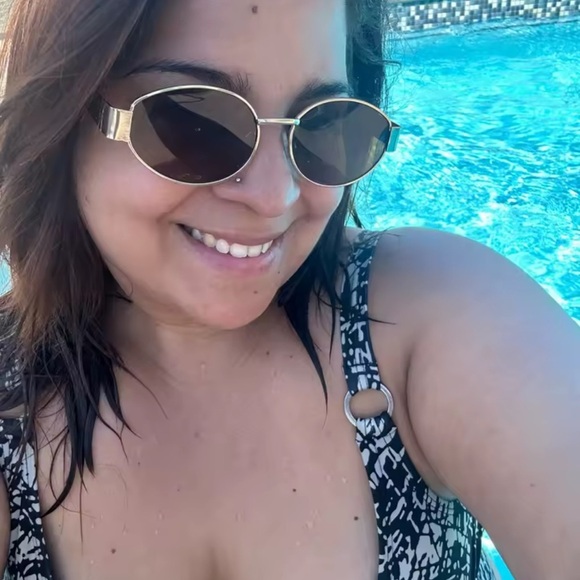 Retro Trendy Famous Black Gold Sunglasses - Picture 12 of 16